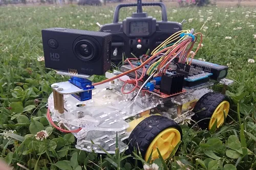 Vehículo con Arduino, control remoto y cámara Wi-Fi